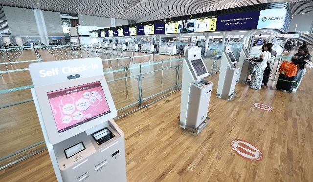 [속보] <b>인천공항</b> 1터미널 항공사 3곳 <b>발권 중단</b>…네트워크 장애