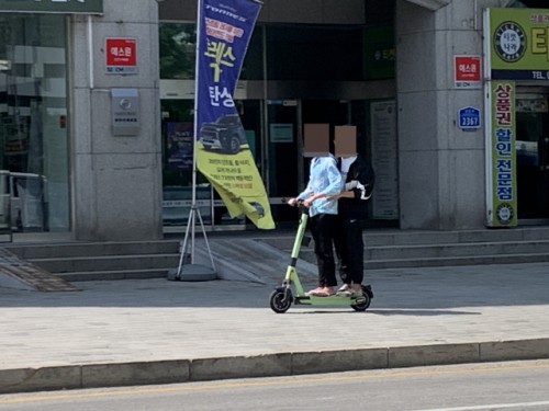 '무법질주' 전동킥보드…면허 없는 청소년 사고 급증
