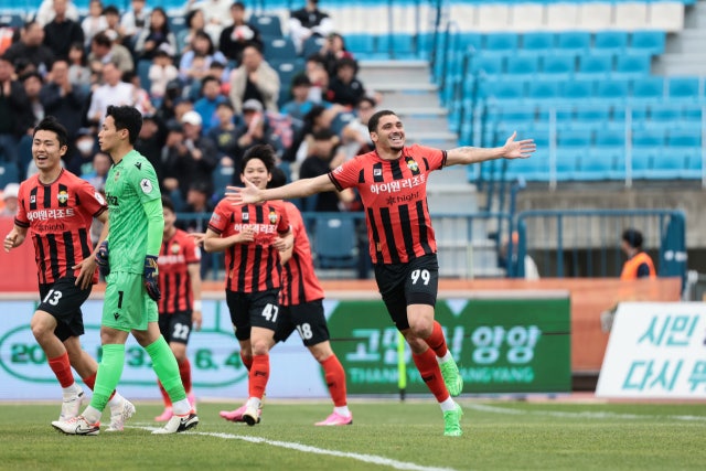 ‘<b>야고 해트트릭</b>’ 강원FC, <b>인천</b> 4대1 완파...리그 4위 도약