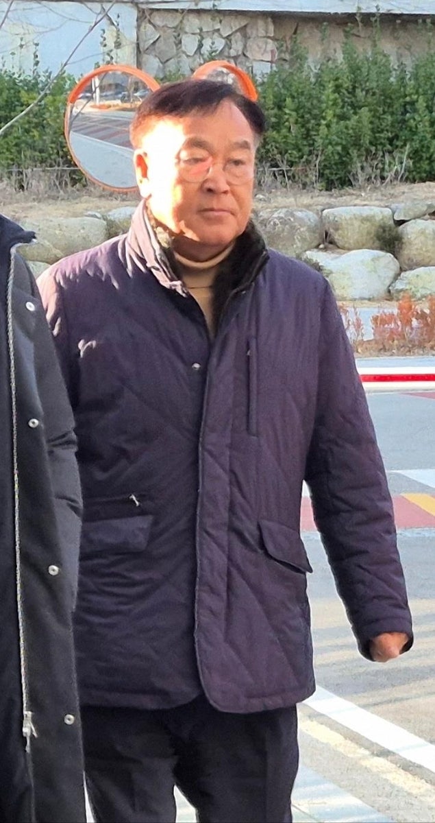 [속보]<b>김진하 양양군수</b> 금품수수 및 강제추행 혐의 구속영장 발부