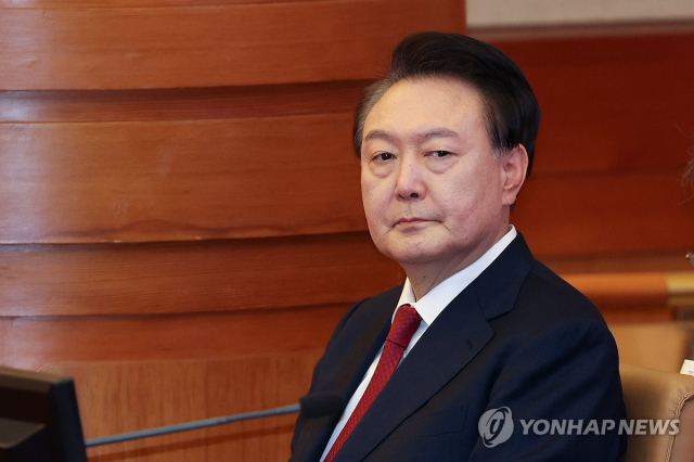 ◇윤석열 대통령이 21일 오후 서울 종로구 헌법재판소에서 열린 탄핵심판 3차 변론에 출석해 피청구인 좌석에 앉아있다. 2025.1.21. 사진=연합뉴스.