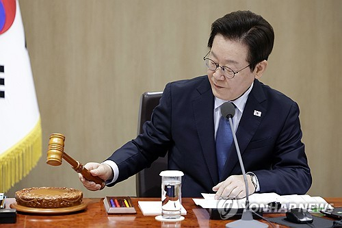 [속보] ‘갭투자 <b>논란</b>’ 이상경 차관 면직…이재명 대통령 재가
