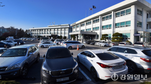 이혼 소송 중 아내 직장 찾아가 옷 내놓으라 소란피운 남편 징역형