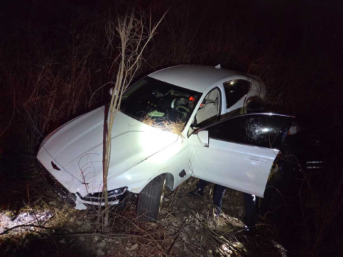 ◇19일 0시17분께 원주시 호저면 만종리 만종터널 인근에서 C(여·33)씨가 몰던 G70 차량이 도로 10m 아래로 추락,<a href=