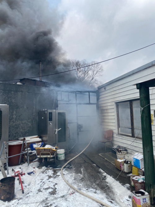 ◇19일 오전 11시50분께 인제군 북면 용대리의 한 작업장에서 화재가 났다.사진=강원특별자치도소방본부 제공