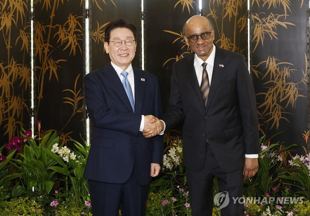 [속보]李대통령 “부동산이 사회 문제 안 되고, 공직사회 보수가 민간기업 수준인 싱가포르 참으로 배울 만해”