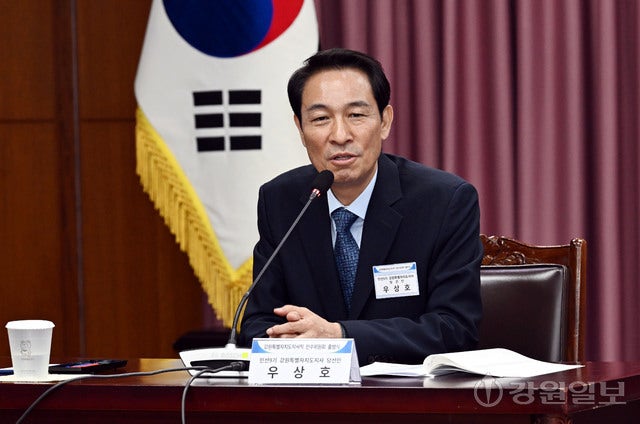 [단독]우상호 “원주권 국방 드론 클러스터 구상 중……우주항공 기업 유치+50만 장병 드론훈련소”