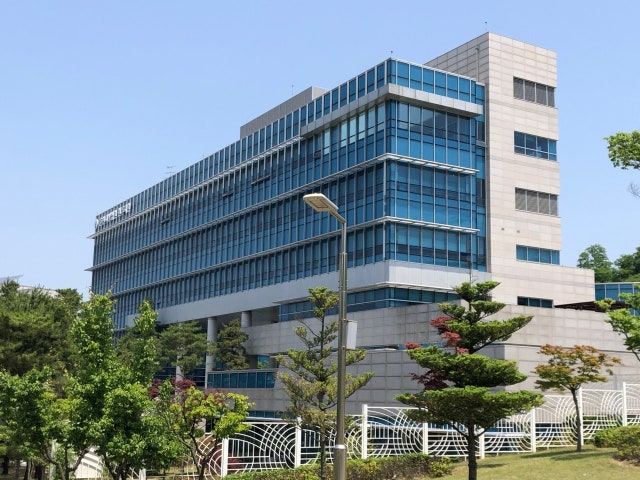 “가족 성폭행 했다” 망상 때문에…모친 지인 흉기로 살해한 20대 남성 징역형