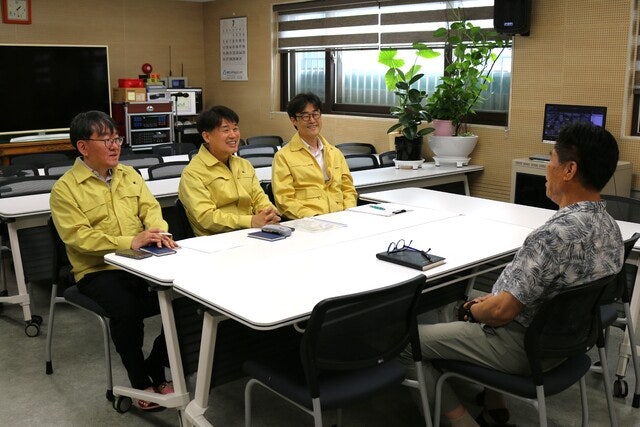 [포토뉴스]강원중기청, 철원와수시장 수해대비 상황 점검 - 뉴스 썸네일 이미지