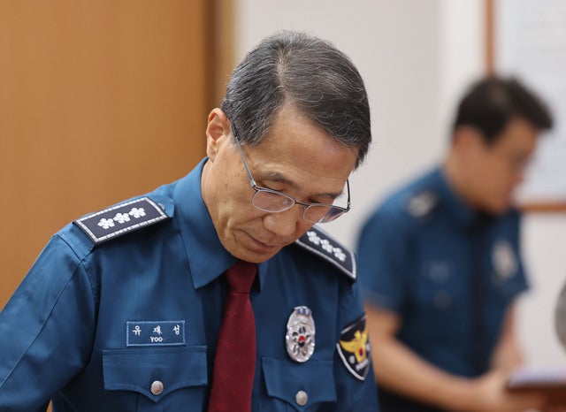 <b>경찰청</b>장 대행 “광주 여고생 살해 사건 증거인멸 참담한 일…유족에 깊...