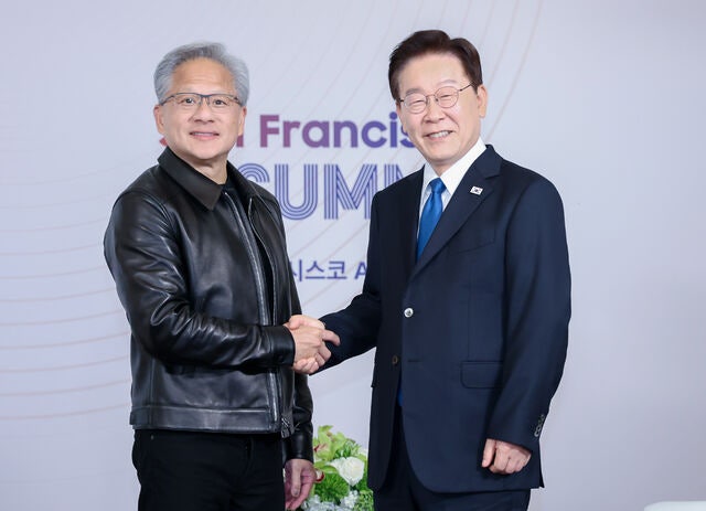 [속보]젠슨 황, <b>이재명</b> 대통령 만나 “SK와 730조원 규모 협력”…한국...