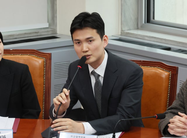 국힘 <b>박은식</b> "<b>김구</b> 폭탄 던지던 분, 국제 정세 몰라"…윤봉길 의사 손녀 반발