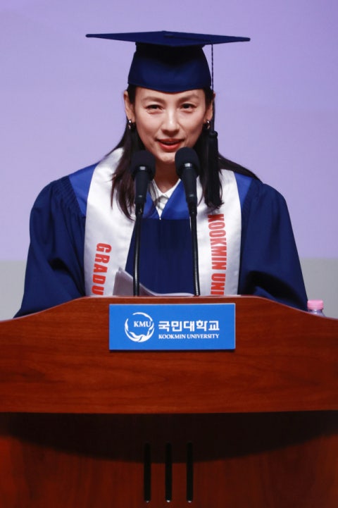 국민대 축사 나선 이효리 "마음 가는 대로 하라…인생은 <b>독고다이</b>"