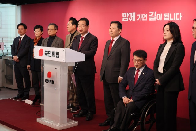 與, 3차 경선 결과서도 <b>조정훈</b>·<b>이인선</b> <b>현역</b> 모두 승리
