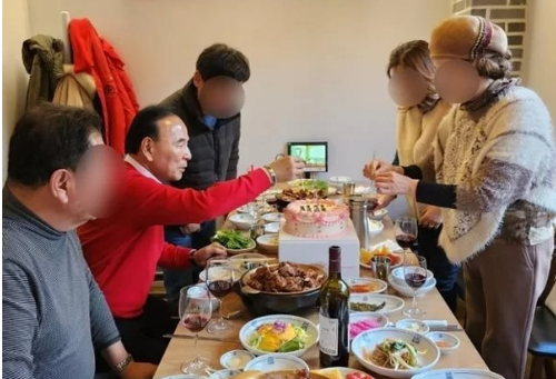 "축 당선" 축하파티 연 박덕흠…<b>한동훈</b> "<b>공개</b>적으로 엄중 <b>경고</b>"
