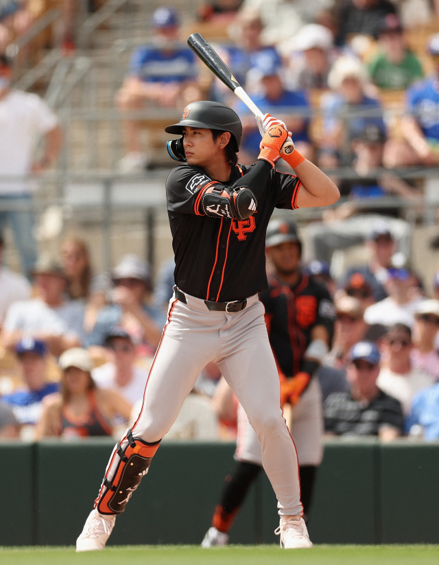 MLB <b>이정후</b>, <b>오타니</b>와 맞대결…이정후는 무안타, 오타니는 홈런 포함 3안타 폭...
