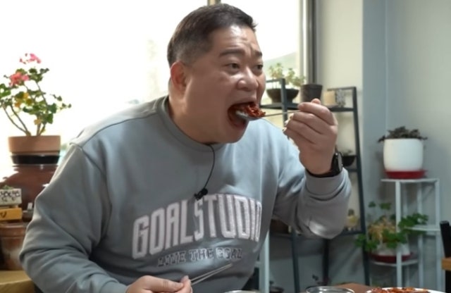 "<b>현주엽</b>, 먹방 찍느라 훈련 불참" 휘문고 학부모 탄원서 제출