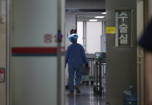 의료 공백 장기화에 상급종합병원 예약 '하늘의 별 따기'