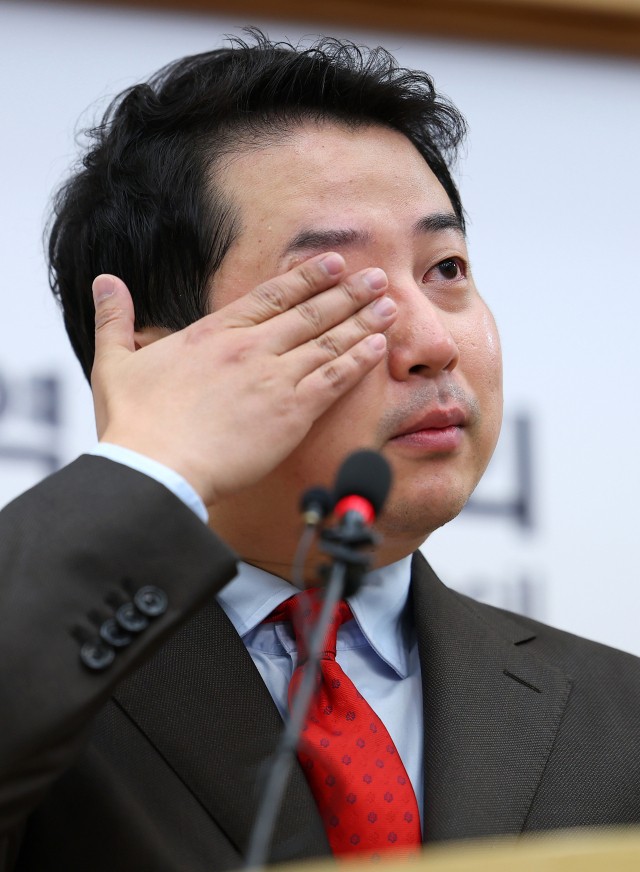 국힘 "<b>장예찬</b> 아직 젊어…결단하면 큰 정치적 자산될 것"