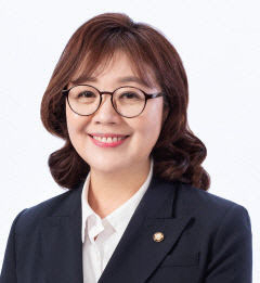 Nominee Yang Geum-hee for the position of Director of Economy, Gyeongbuk Province.