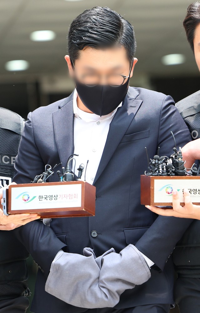 김호중 소속사·정찬우, SBS 출신 <b>개그맨</b>에 피소…"사기 혐의"