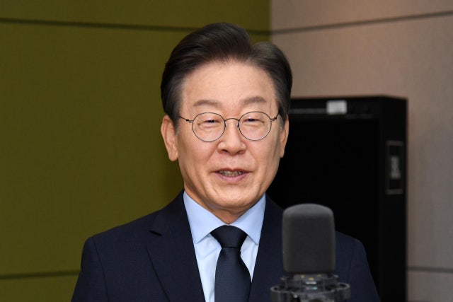 [속보]<b>이재명</b> "일극체제? 당원들이 민주적으로 선택한 것"…<b>김두관</b> 즉각 반박