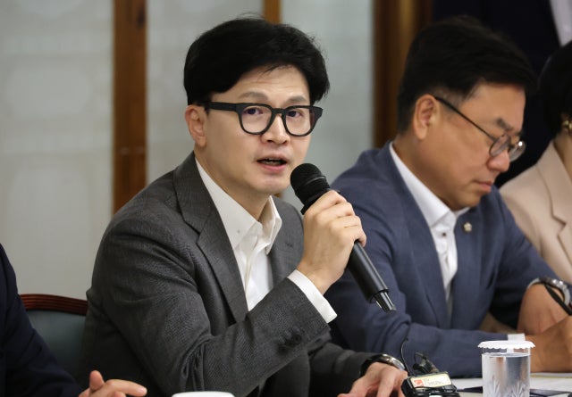 <b>한동훈</b> "<b>스프링클러</b> 의무 설치 대상 확대할 것"