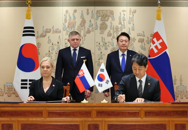 한·<b>슬로바키아</b> 정상, '전략적<b>동반자</b>관계' 수립 합의