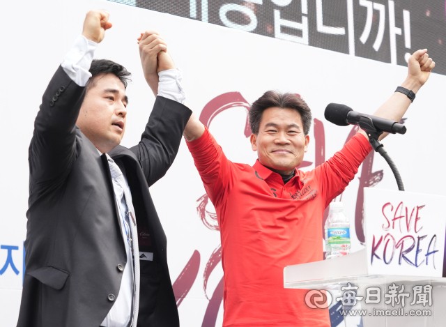 전한길, 보수 심장 구미 찾는다…'尹 <b>대통령 탄핵 반대</b>' 대규모 집회 개...
