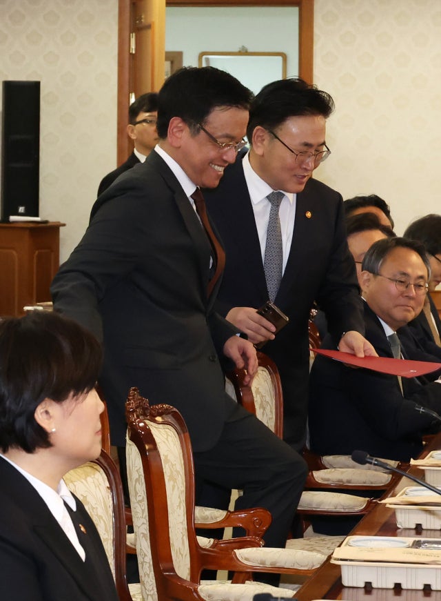 민주 "헌재가 탄핵남발 아니라고 판시…<b>최상목 탄핵</b> 그대로 추진"
