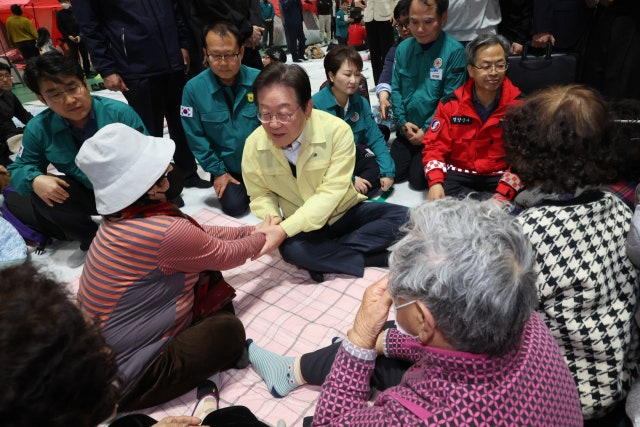 역대급 <b>산불</b> 피해에 경북으로 달려간 여야 지도부