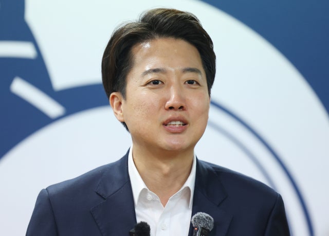 <b>이준석</b> "野, 사법부 위협 반헌법적…2심서 <b>이재명</b> 구속사태 걱정해야"