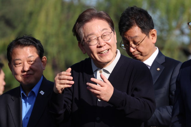 <b>이재명</b> "<b>아동수당</b> 연령 <b>18세</b>까지 단계적 확대"
