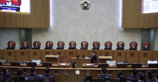 조희대 대법원장을 비롯한 대법관들이 1일 서울 서초구 대법원에서 더불어민주당 이재명 대선 후보의 공직선거법 위반 사건 상고심 선고를 위해 참석해 있다.연합뉴스