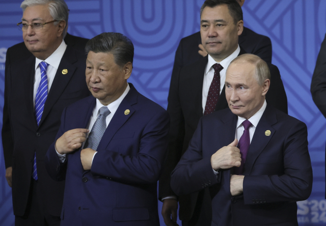 지난해 8월 러시아 카잔에서 열린 브릭스(Brics) 정상회의에서 만난 푸틴 러시아 대통령과 시진핑 중국 국가주석.연합뉴스