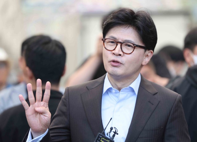 검찰, '<b>아들 학폭 무마</b> 의혹' <b>한동훈</b> 고발 사건 불기소