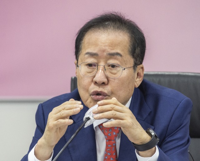 '국힘 절연' <b>홍준표</b>에 <b>권성동</b> "선배님 노여움 제게…<b>김문수</b>와 함께해달...
