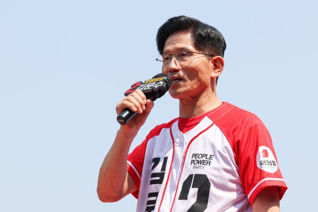 <b>김문수</b>, 경기지사 '최대 치적' 삼성 <b>평택</b>캠퍼스 찾는다