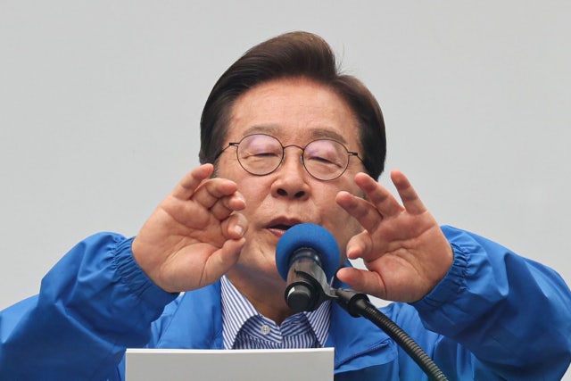 '<b>이재명 사법농단 의혹</b>'에 李 "조작·왜곡"…국힘 "대법 내통자 실토"