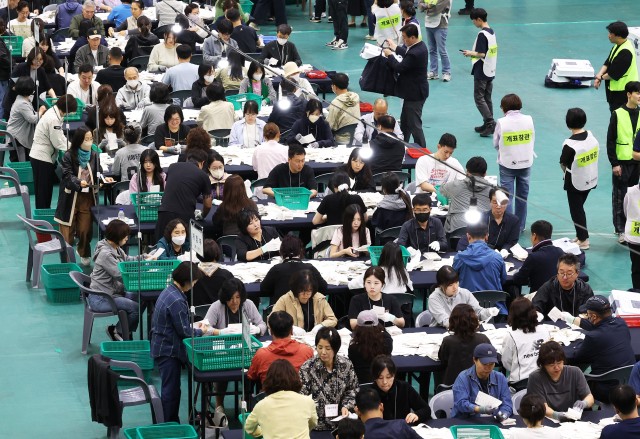 21대 대선 <b>개표</b>, 자정쯤 <b>대통령</b> 당선인 윤곽 전망