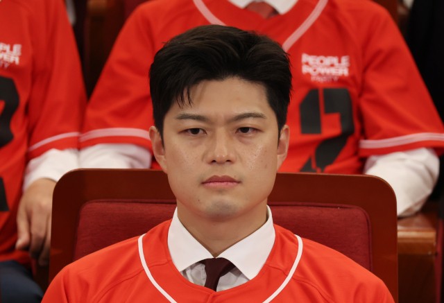 <b>김용태</b> "李대통령 변호인이 <b>헌법재판관</b>, 비상식적"