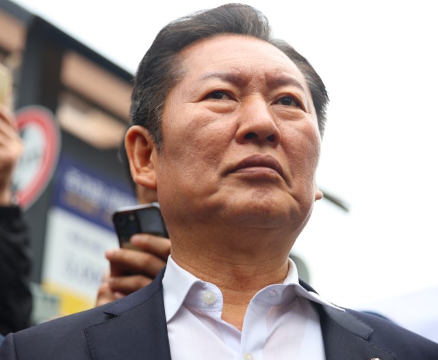 정청래 "법사위원장 사퇴"…<b>박찬대</b>와 <b>당대표</b> 경쟁할 듯
