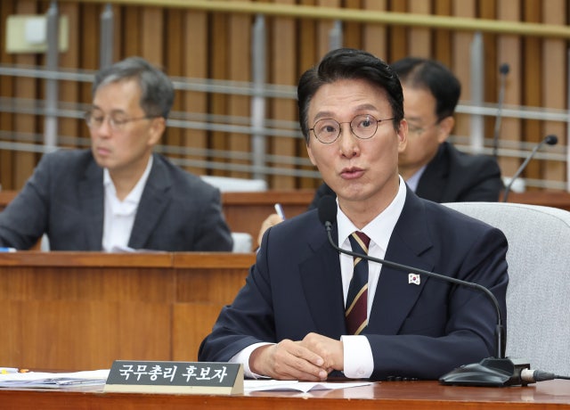 국힘 "사과하라" VS <b>김민석</b> "굳이"…이틀째 <b>청문회</b>서 격돌