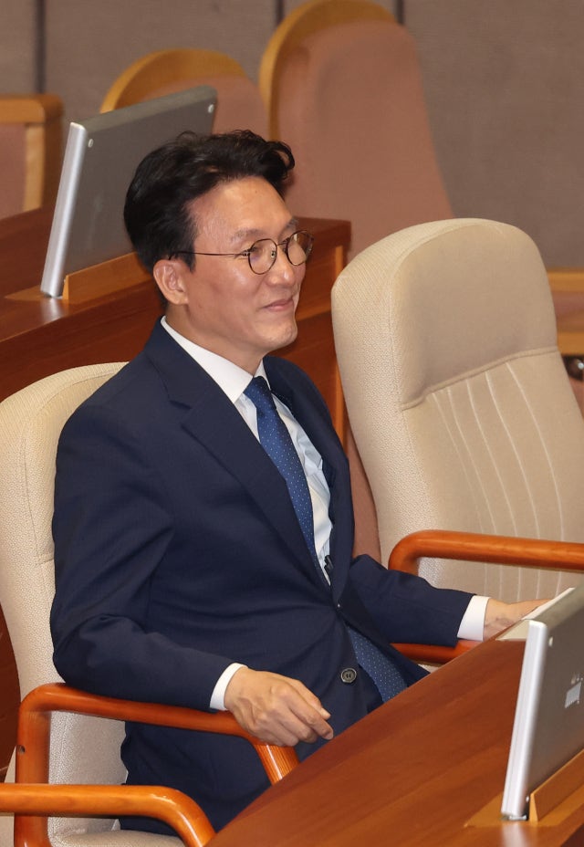 김민석 총리 "<b>폭염취약계층 보호</b> 대책 전면 재점검"