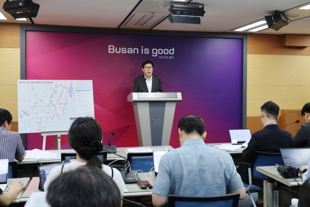 '부울경 1시간 생활권 시대'…<b>부산</b>~<b>양산</b>~<b>울산 광역철도</b> 예타 통과