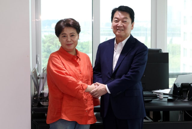 안철수, <b>윤희숙</b> '<b>혁신</b>후보 지지'에 호응 "처절하게 나아가겠다"