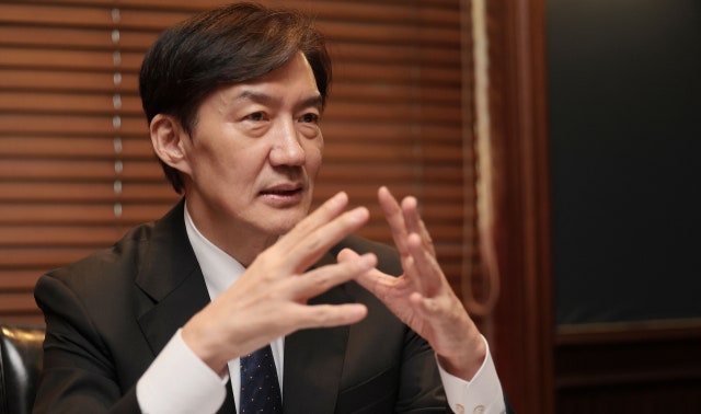 조국 "당대표하고 싶어 尹에 아양" vs <b>나경원</b> "본인은 文에 <b>아부</b>했냐"