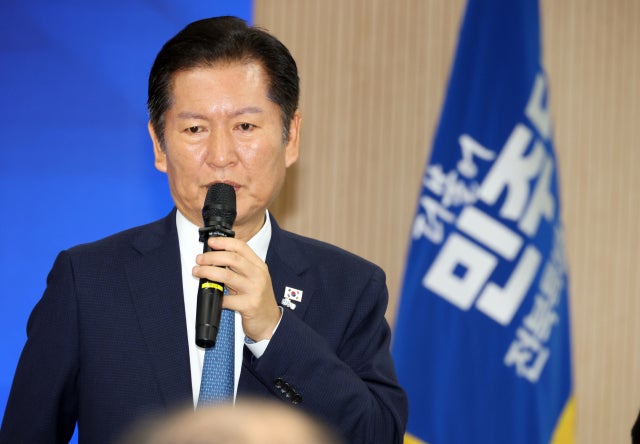 '<b>조희대</b> 李대통령 사건 개입' 의혹에…정청래 "대법원장, 어떻게 할까"