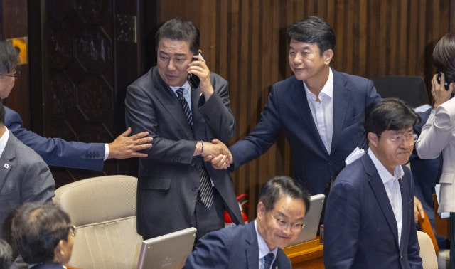 '<b>더 센 특검법</b>' 3대 특검 수사기간·인력 늘고 재판중계…개정안 국무회...