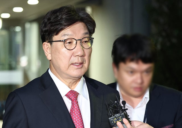 '<b>통일교</b> 1억 <b>수수</b> 혐의' <b>권성동</b>, 김건희특검 출석…구속후 2차 조사